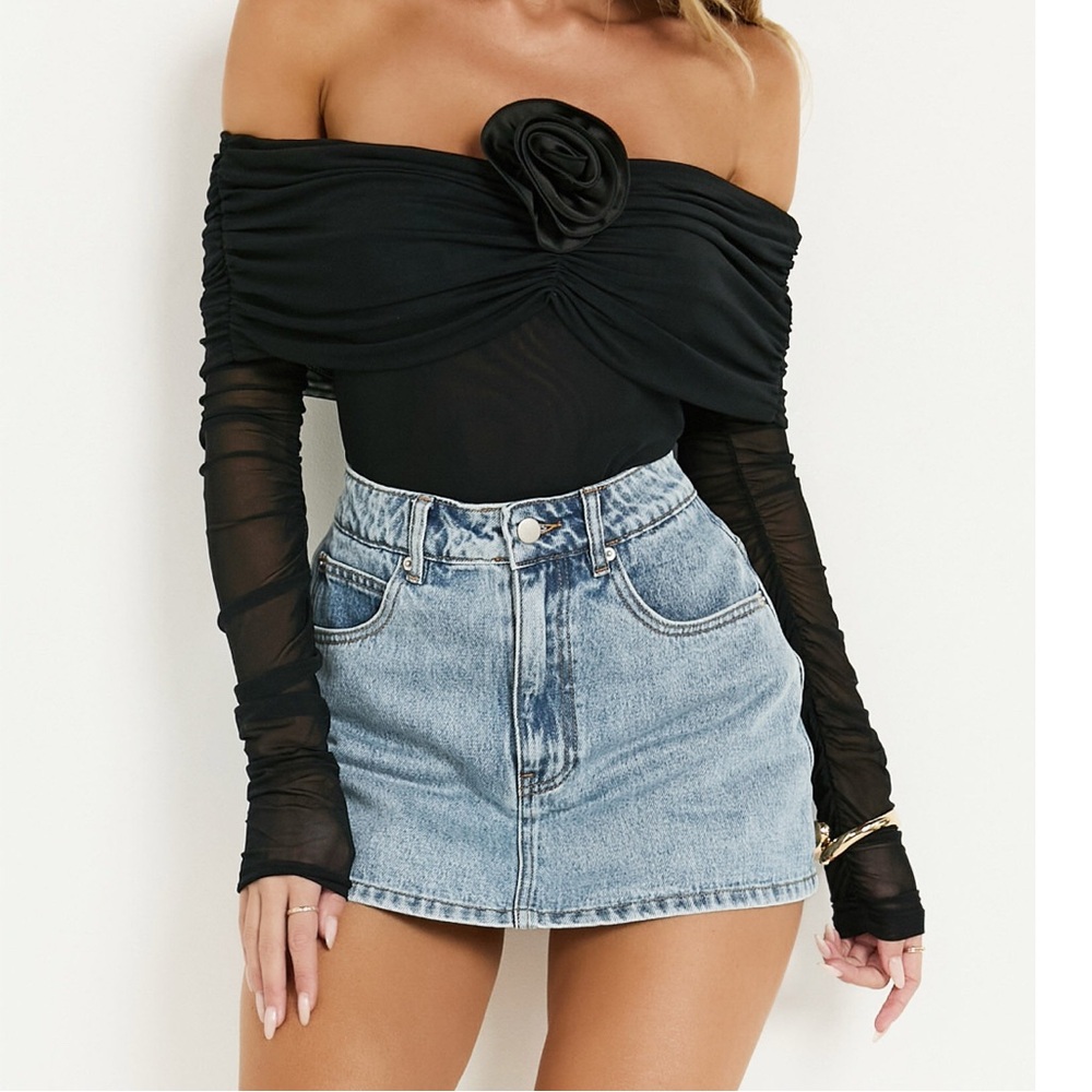 BLACK SHEAR BODY SUIT!
